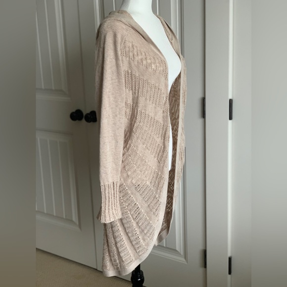 Cream hooded sweater - Picture 2 of 5